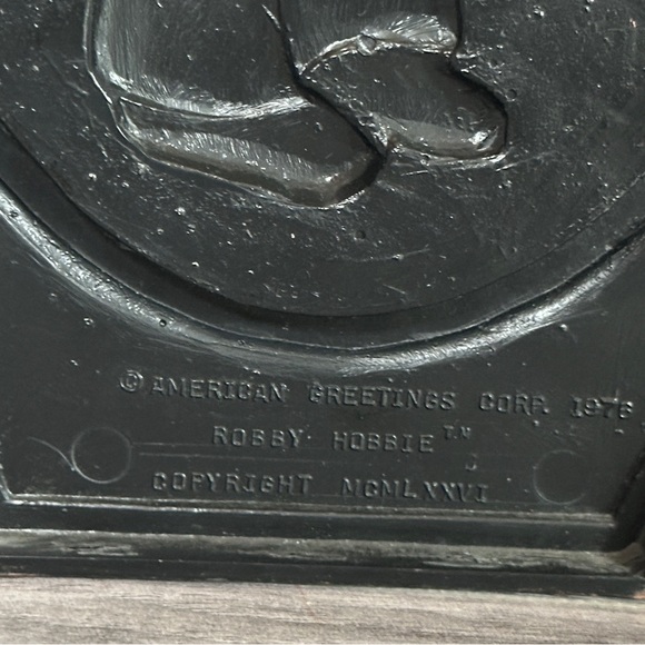 1976 Vintage Holly Hobbie & Robby Hobbie Wall Plaques Plastic Copper & Black - Picture 7 of 8